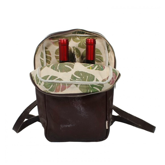 NEW This backpack is made of first quality

Removable internal division - Picture 4 of 4